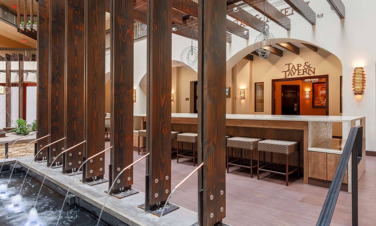 Bluffview Hotel | Embassy Suites by Hilton Dallas Love Field