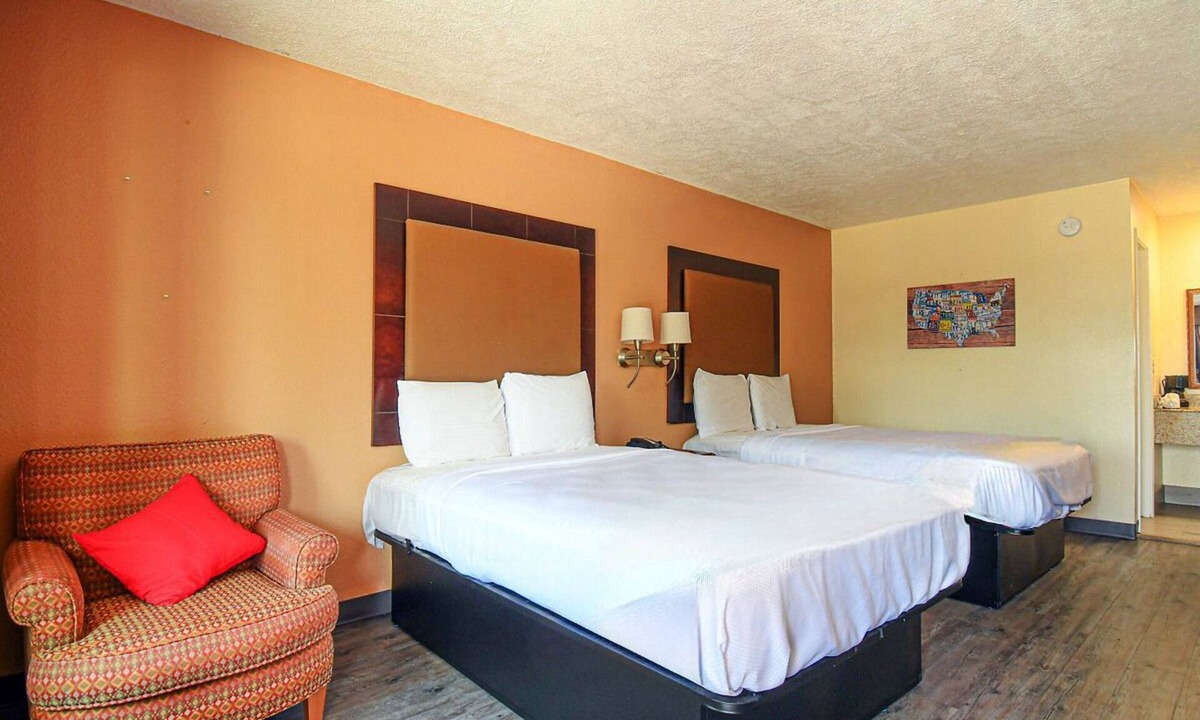 Shenandoah Hotel | Enjoy a Peaceful Stay with Essential Amenities and Complimentary Parking