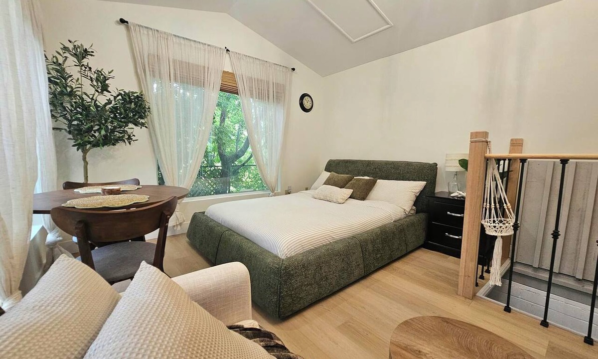 Fletchers Creek South Apartment | Enjoy in a spacious private studio, Garden suite, Park view. 400 sq feet living