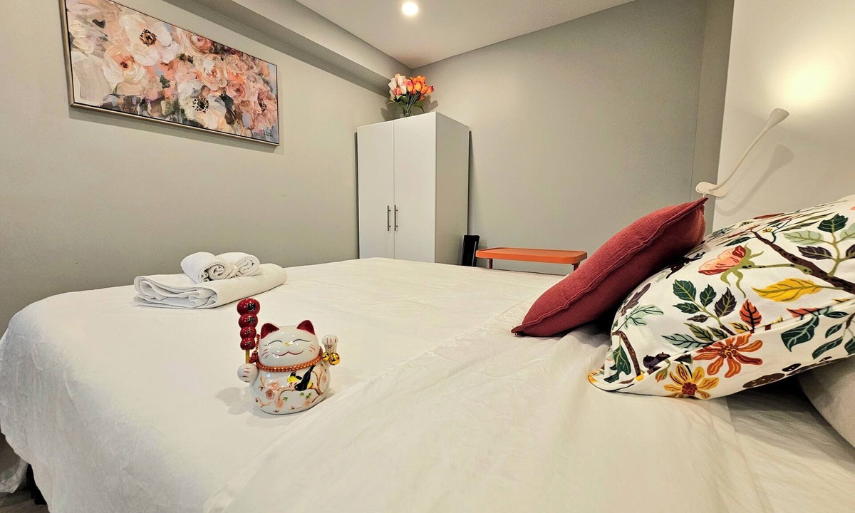 Richmond Hill Apartment | Entire Basement Suite | Private Access | Clean, Comfortable | Frequently Booked