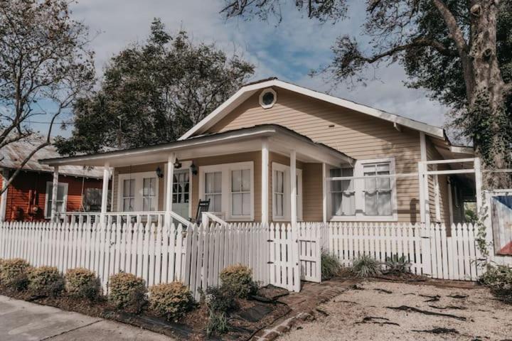 Freetown - Port Rico House | Entire Home Downtown - 2 BR 2 Bath