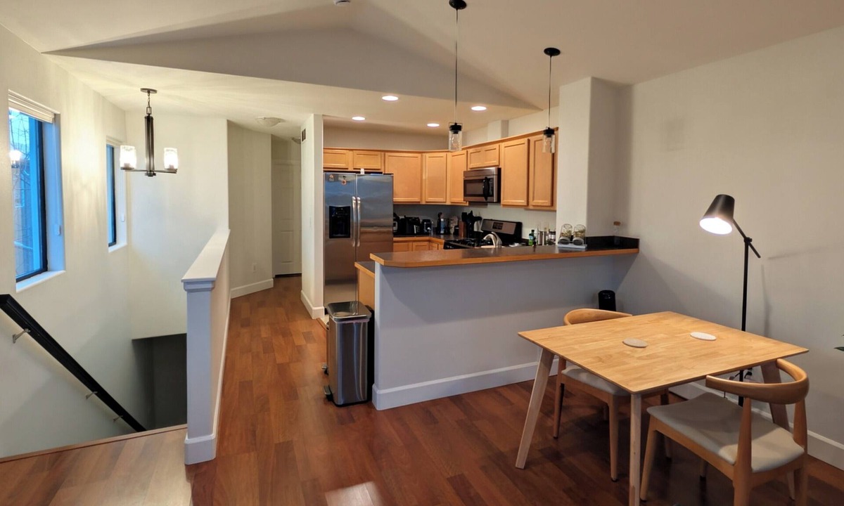 Fairview House | Entire Private Guestroom Near Downtown Anchorage – Kitchen, WiFi & Parking