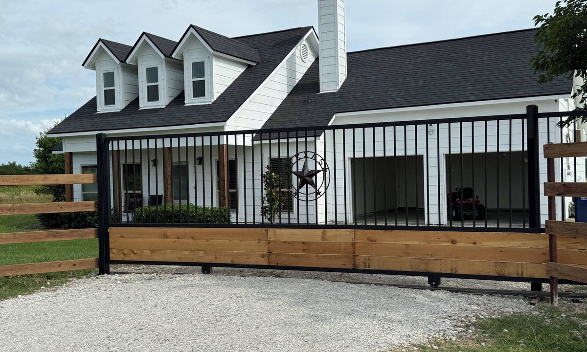 Gunter House | Event Ready Home for Large Groups with Game Room