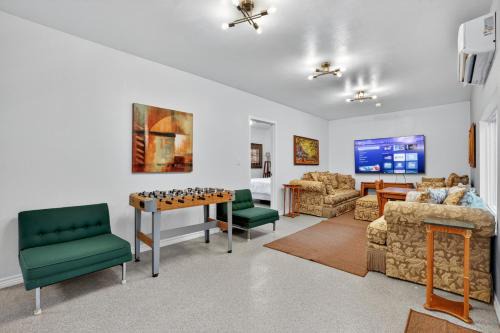 Pointblank House | Evergreen Estate Laketown, Fishing and Peaceful