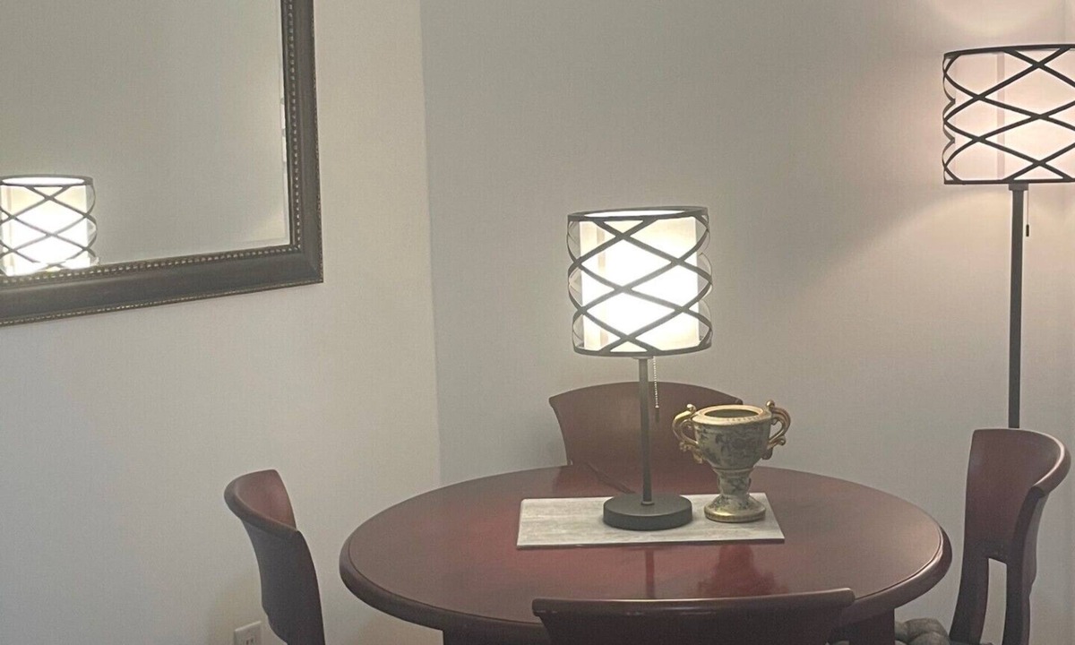 Hurontario Condo | EXECUTIVE CONDO, (FULLY FURNISHED) One bedroom plus den, located in Mississauga.