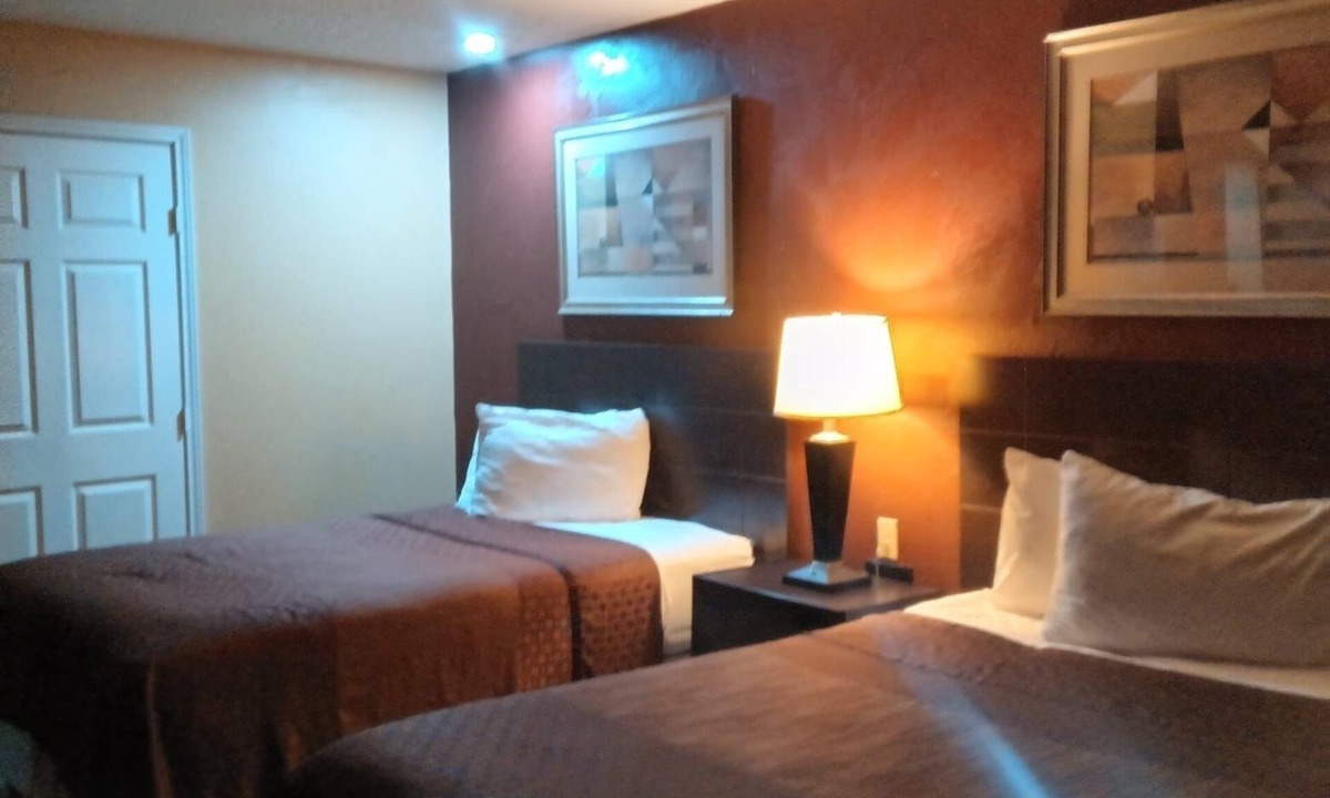 Amarillo Hotel | Executive Inn