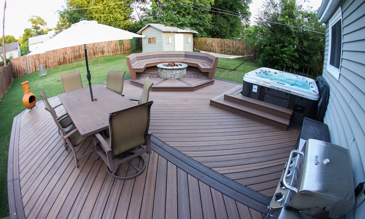 Fair Heights House | Expo Luxe Basecamp- Hot Tub, Fire Pit, Pool Table