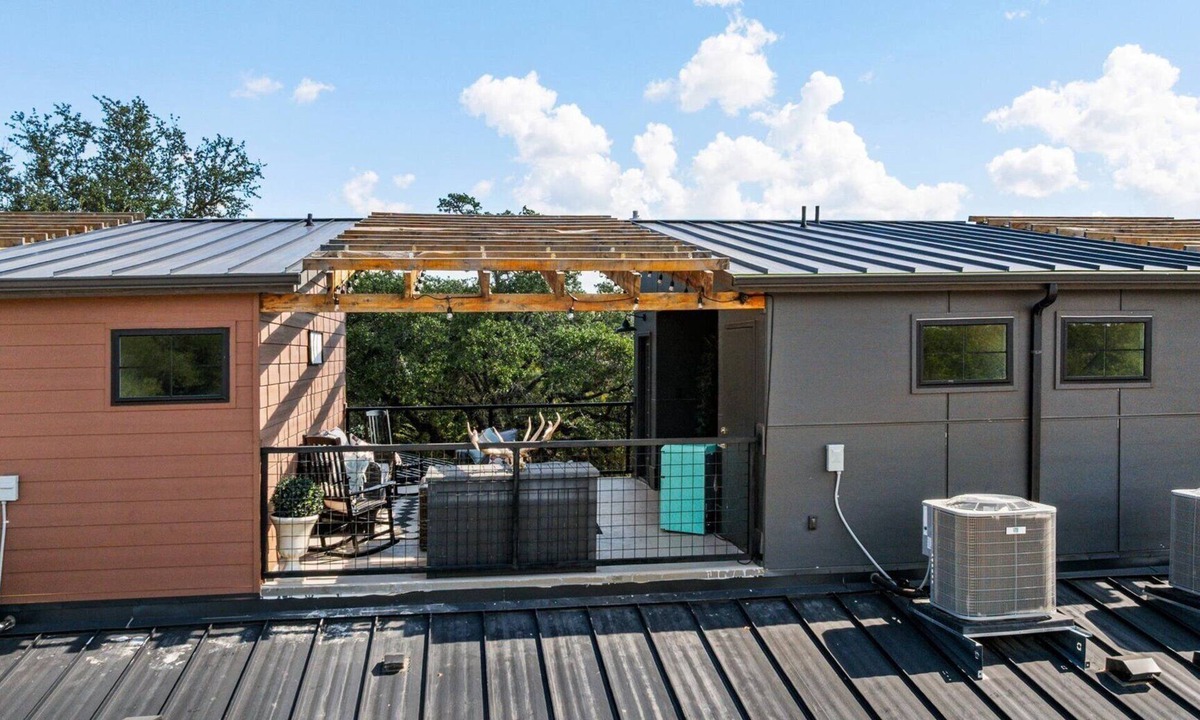 Stephenville House | Fantastic 3-bedroom, modern townhome located near downtown Stephenville!