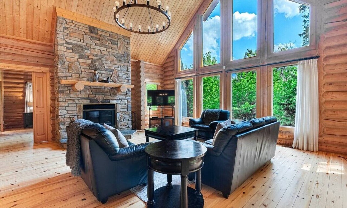 Fiddler Lake Resort House | Fiddler Lake Resort - Deer 60
