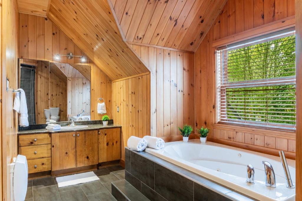 Fiddler Lake Resort Ski Chalet | Fiddler Lake Resort - Moose 93