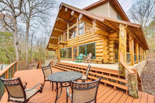 Murfreesboro House | Fish, Boat & Hike: Pet-Friendly Cabin in Arkansas