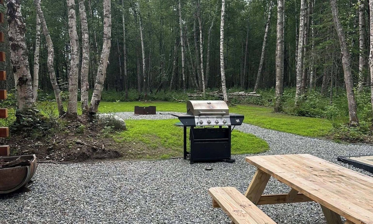 Fishhook Cabin | Fishhook Cabin in Palmer for a cozy getaway