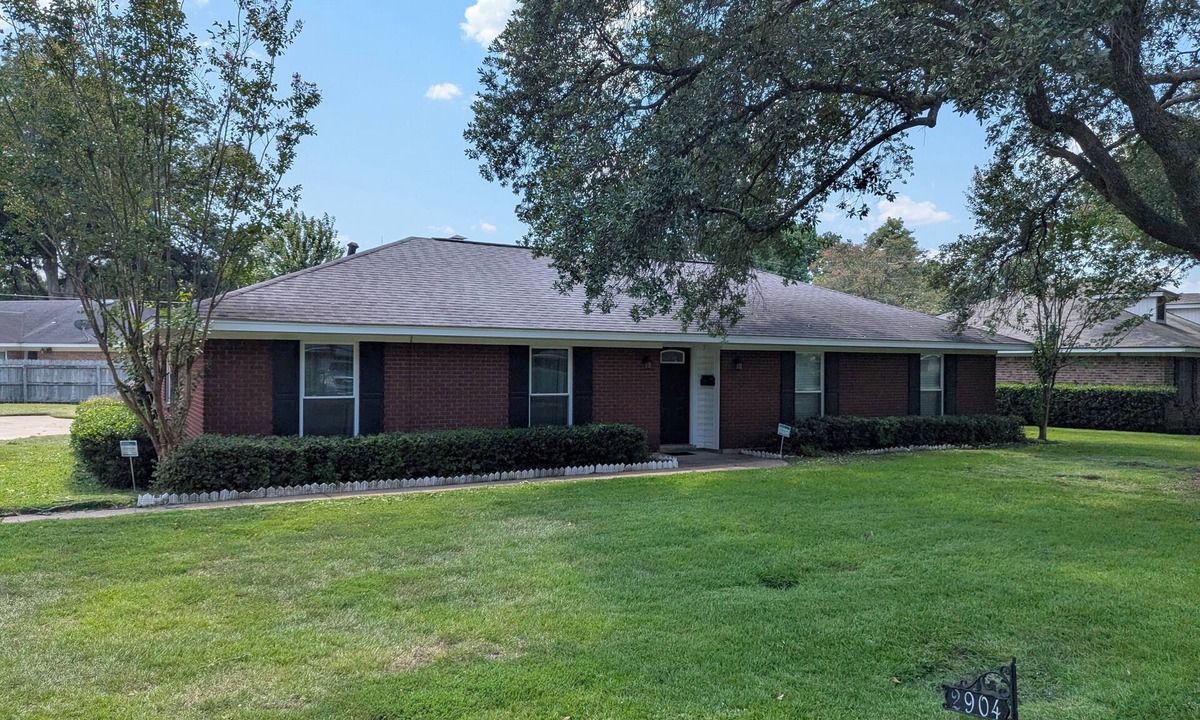 Monroe House | Forget your worries in this spacious and serene space.