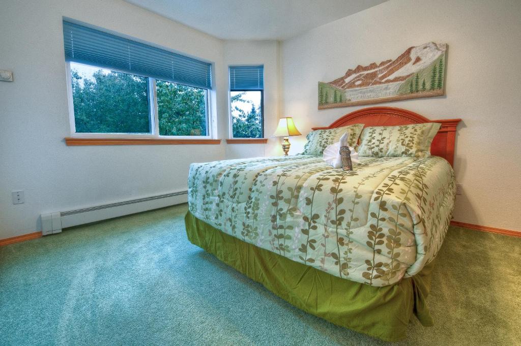 Mendenhall Valley Hotel | Frontier Suites Hotel in Juneau