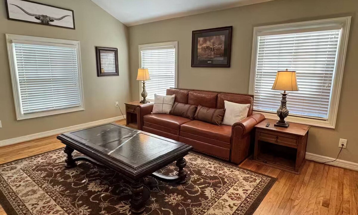 Arlington Heights House | Ft Worth Cowboy Charmer Will Rogers Dickies Arena