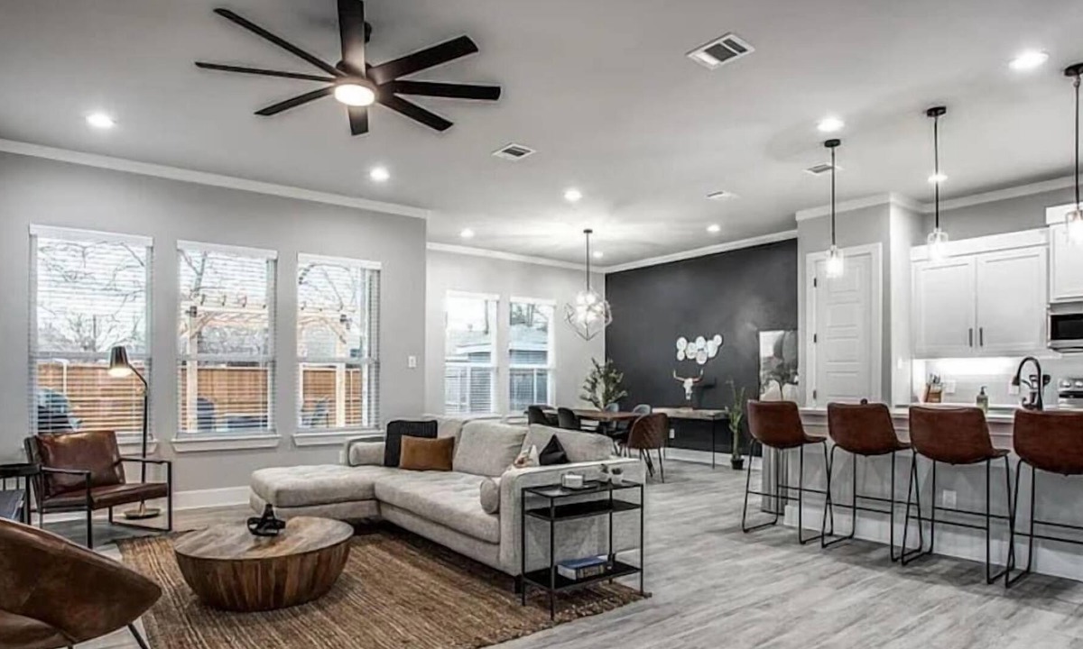 West Dallas House | Fully Loaded Modern Home - | Firepit | BBQ+ More