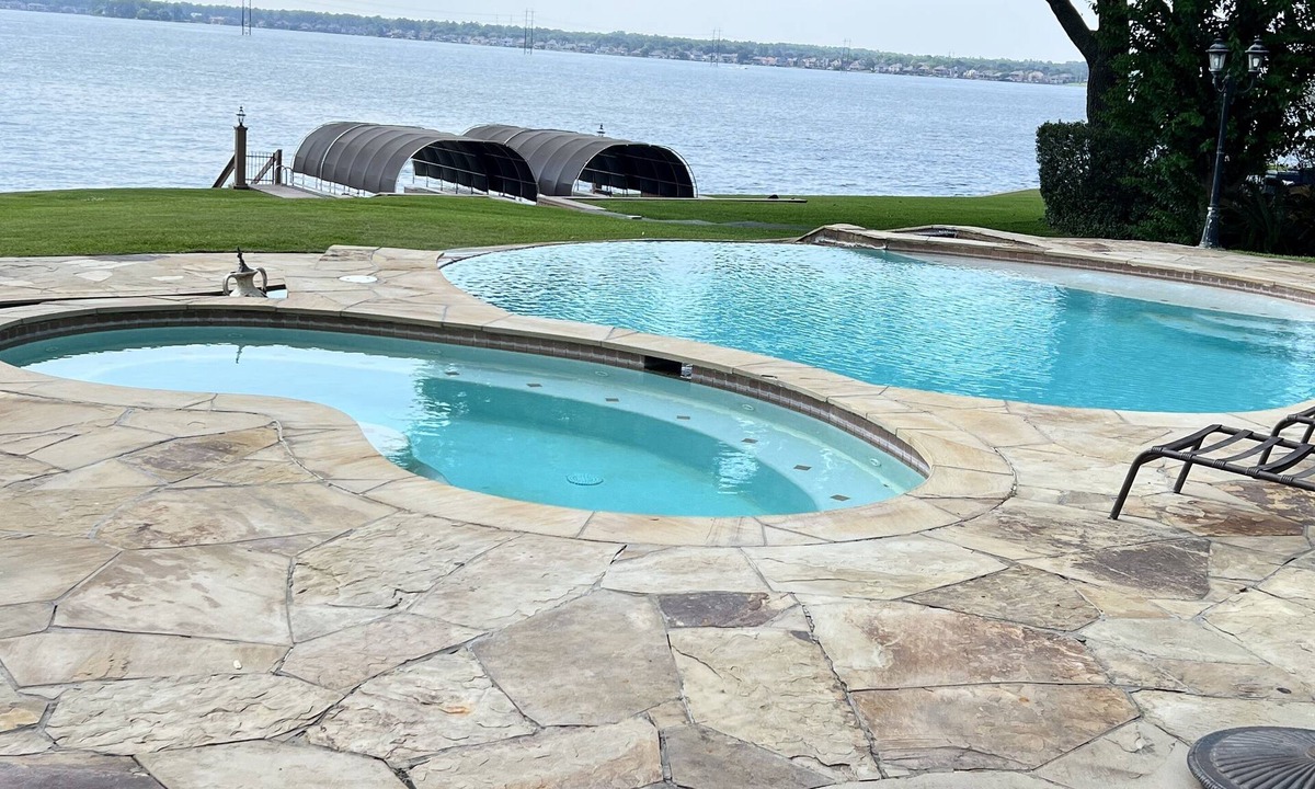Walden on Lake Conroe House | Gated Waterfront 5000 sqFt Home 5Bdrm-5Bth w Pool/Sauna Dock near Margaritaville