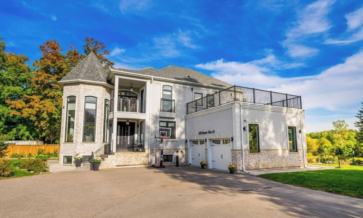 Brampton House | Getaway for Weddings, Gatherings & Group Stays- Perfect Place for Celebration