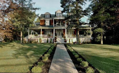 Beloeil House | Gite La Cache