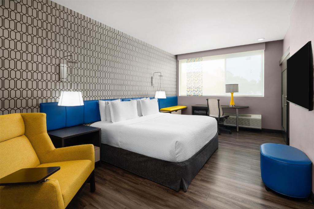 Enid Hotel | GLō Best Western Enid OK Downtown - Convention Center Hotel