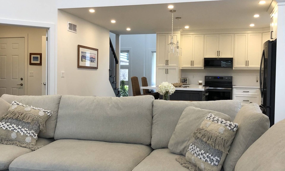 Central Huron Cottage | Goderich Lake Huron Cottage : A beautiful, modern new home with rooftop deck