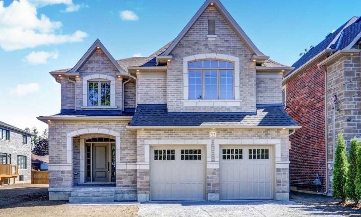 Oshawa House | Gorgeous 4BD | Central Oshawa