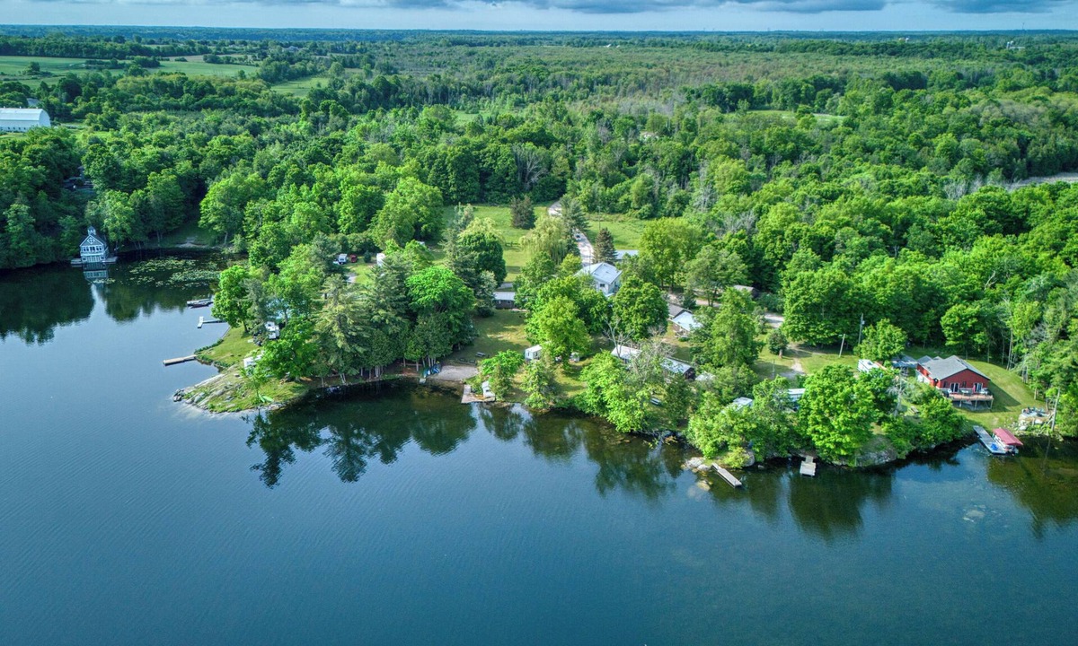 Frontenac Cabin | Grand Cottage on Sydenham Lake
