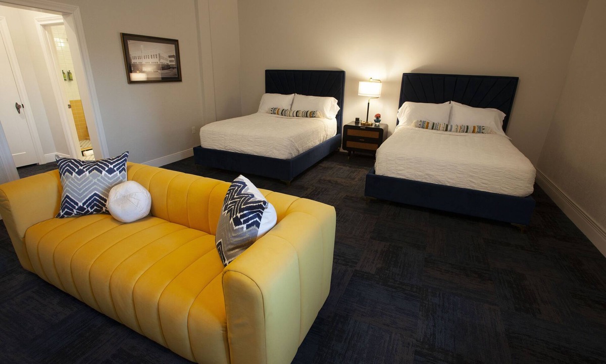 Tyler Hotel | Greyhound Inn - Double Queen Suite