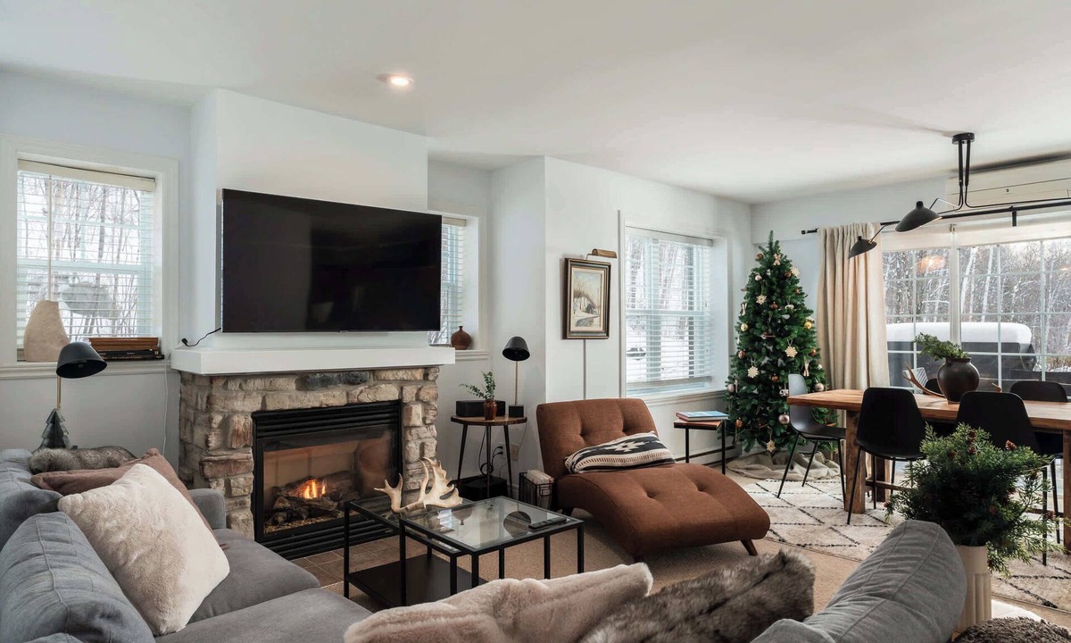 Saint-Faustin-Lac-Carre Condo | Halte MB2 — Terrace, Pool, Lake & Hiking