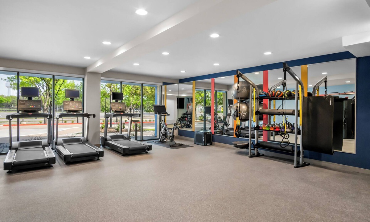 Addison Hotel | Hampton Inn by Hilton Addison Dallas