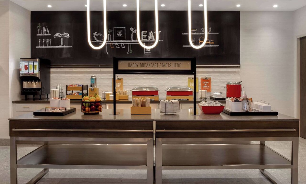 Downtown Winnipeg Hotel | Hampton Inn by Hilton Winnipeg Downtown