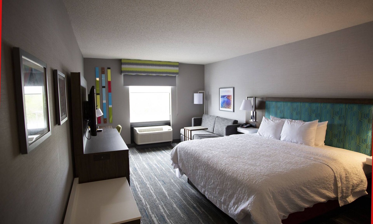 Utica Hotel | Hampton Inn Utica