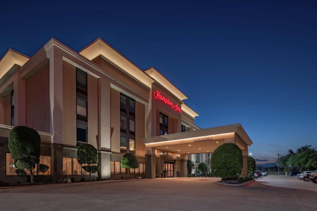 Lacy-Lakeview Hotel | Hampton Inn Waco North