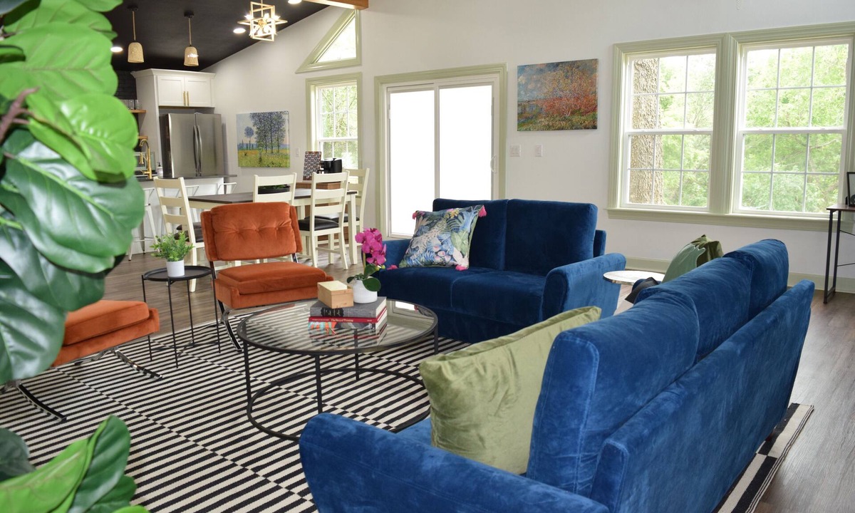 Little Flock House | Hide & Chic Modern Escape in Little Flock. Peaceful Location, Games, Sleeps 6