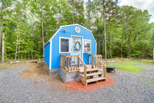 Higden Apartment | Higden Studio w/Shared Patio, Yard Games, Grills!