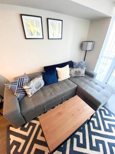 CityPlace Apartment | High Floor 1 Bedroom & Den Condo Iceboat Terrace Downtown Toronto