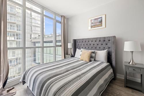 CityPlace Apartment | High Floor 1 Bedroom plus Den Condo Iceboat Terrace Downtown Toronto