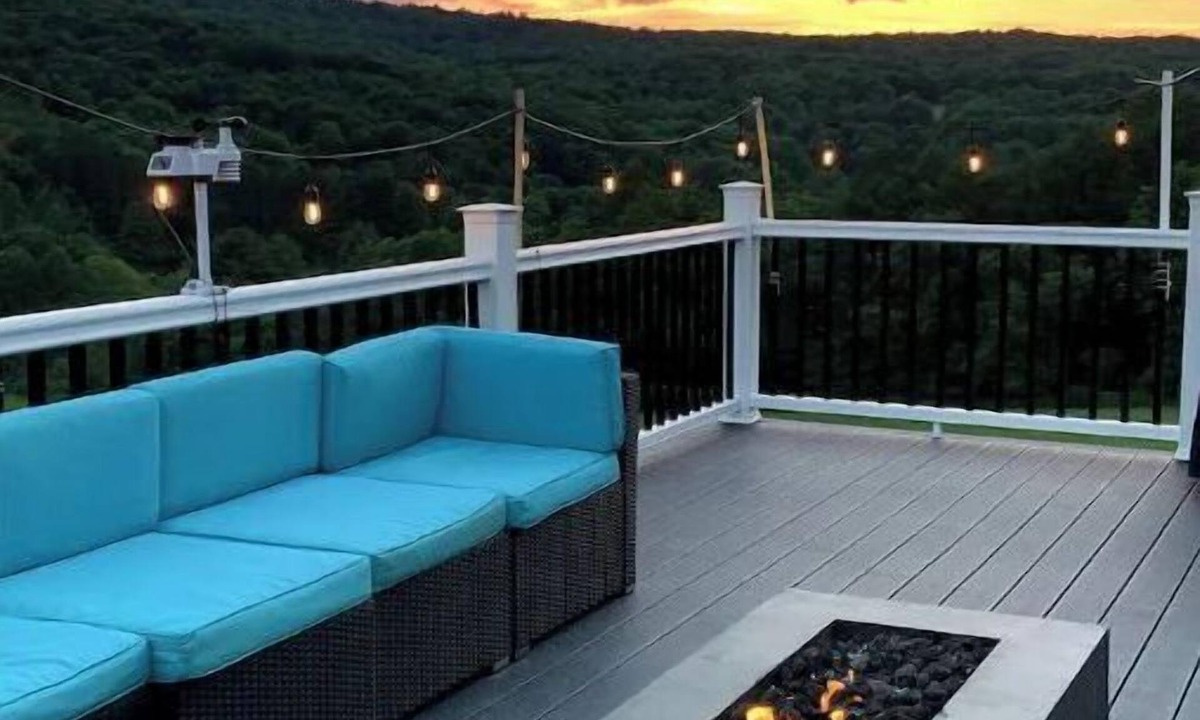 Franklin House | High tech modern farmhouse in Franklin, NY