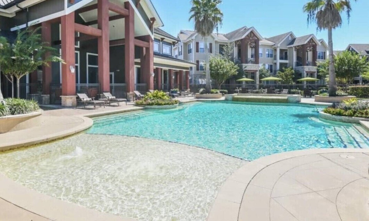 Barker Apartment | HighTech Tranquil Rustic Oasis! (Cypress,Tx)