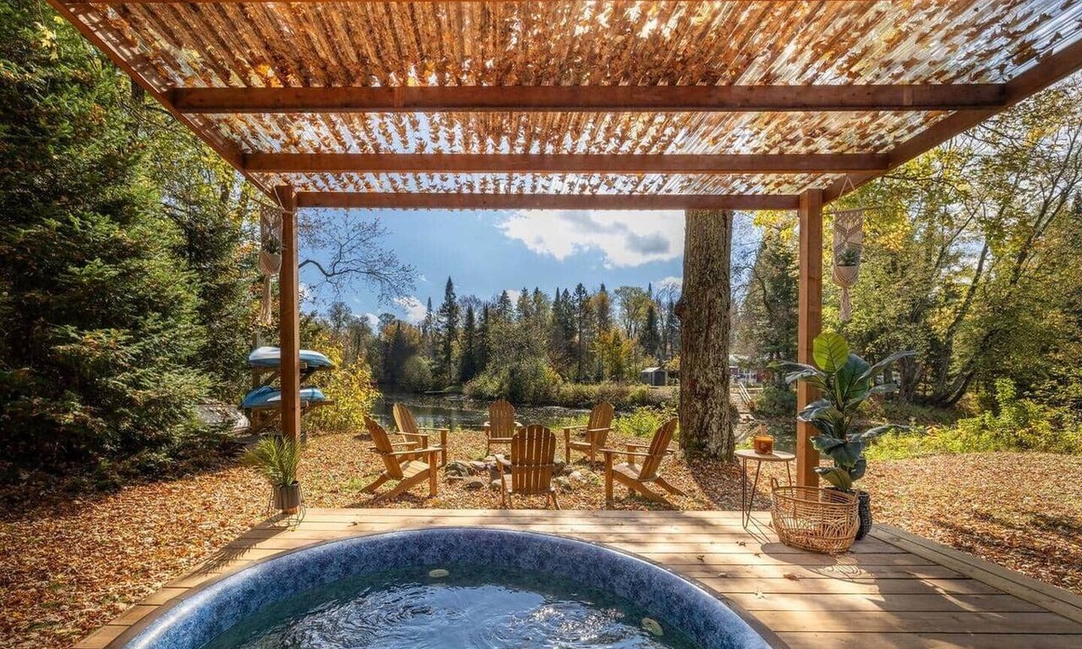 Minden Hills House | Hills Haven - Luxury Riverfront Cottage