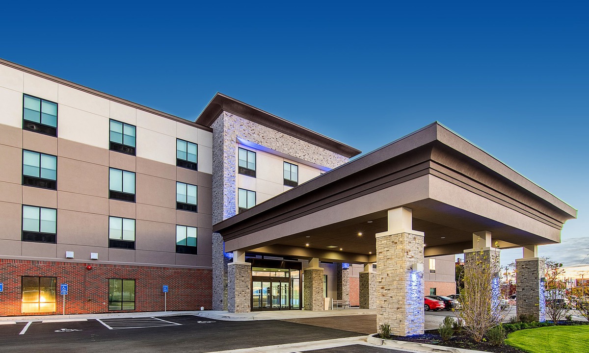 Atchison Hotel | Holiday Inn Express & Suites Atchison, an Ihg Hotel