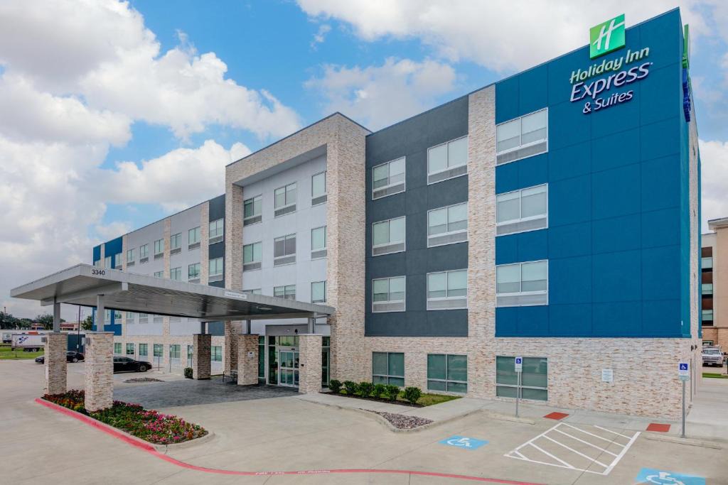 Plano Hotel | Holiday Inn Express & Suites Dallas - Plano North by IHG