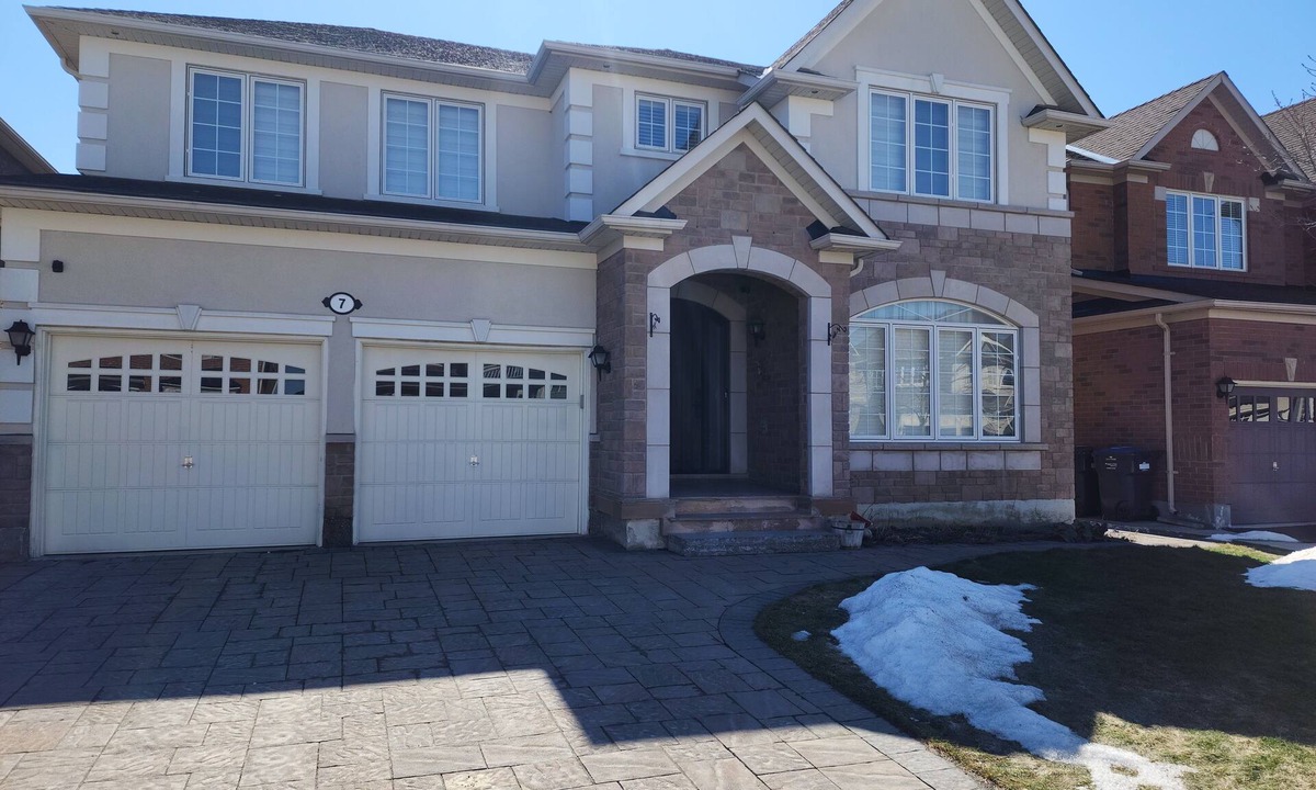 Brampton House | Home away from Home!