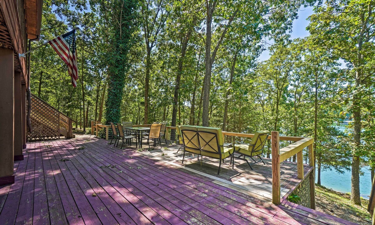 Arrow Point House | Home w/Large Deck on Table Rock Lake!