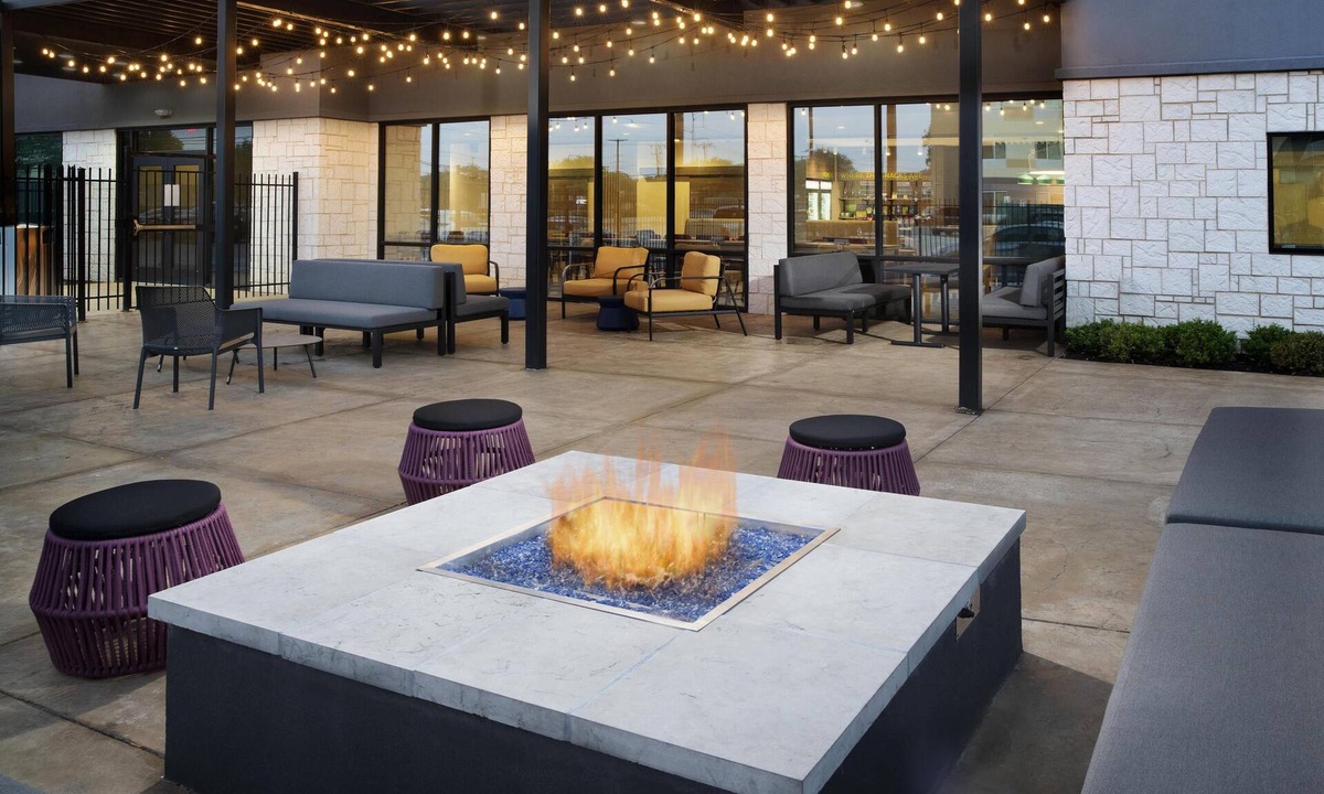 Buckner Terrace - Everglade Park Hotel | Home2 Suites By Hilton Dallas East