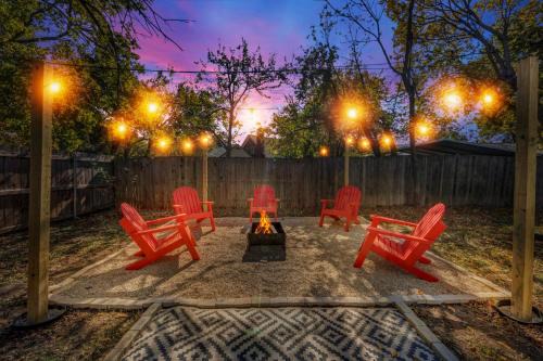 Irving House | Hot Tub Fire Pit 10 Min From DFW Airport