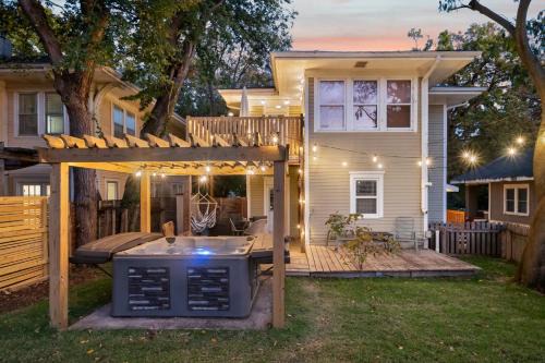 Downtown Tulsa House | Hottub, Pool Table, Bball, pets, Firepit, Sleeps 8