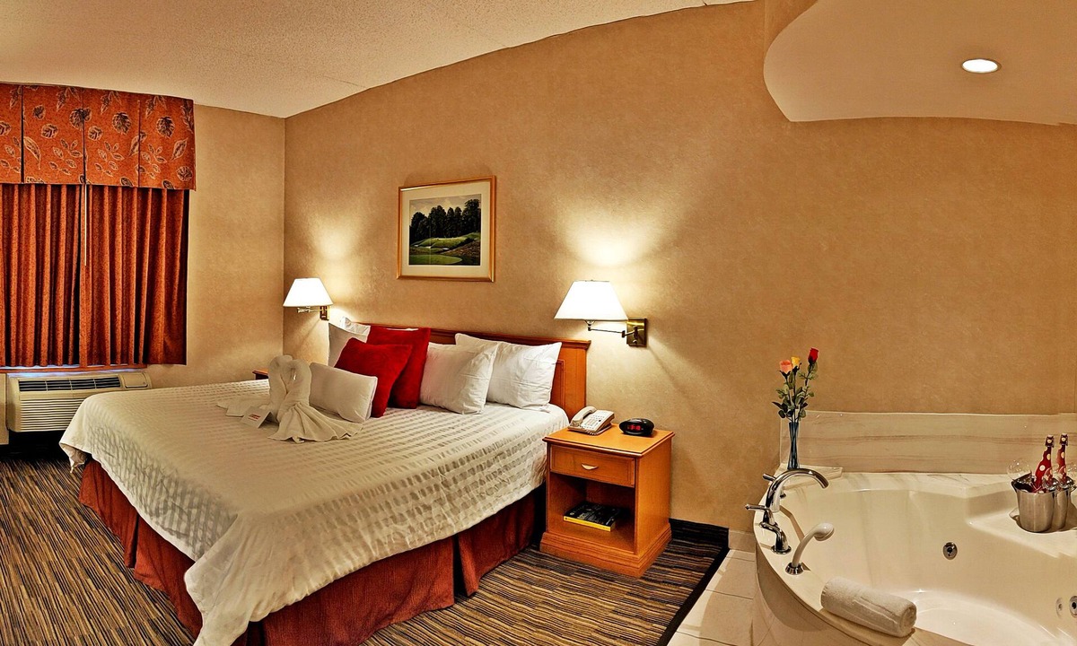 Downtown Winnipeg Hotel | Humphry Inn & Suites