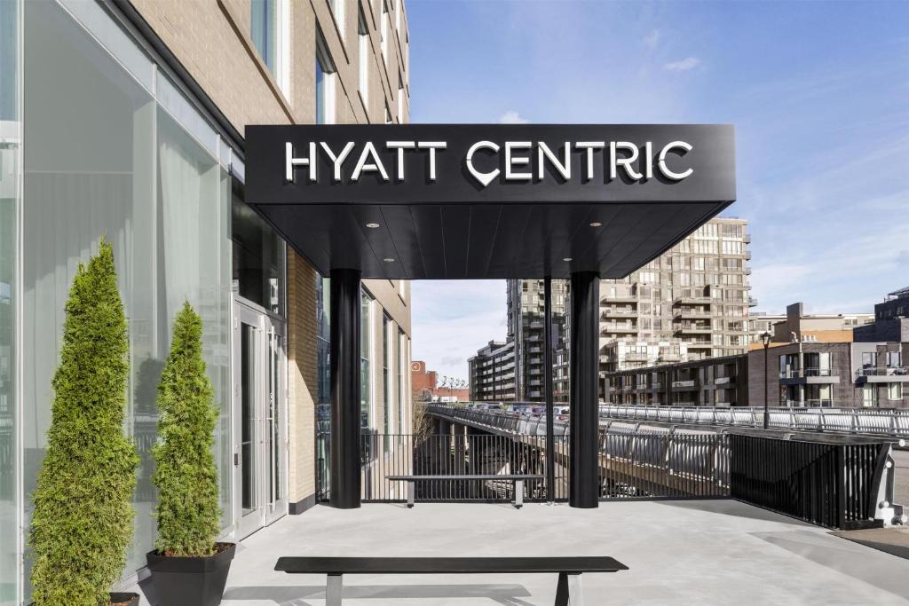 Ville-Marie Hotel | Hyatt Centric Montreal