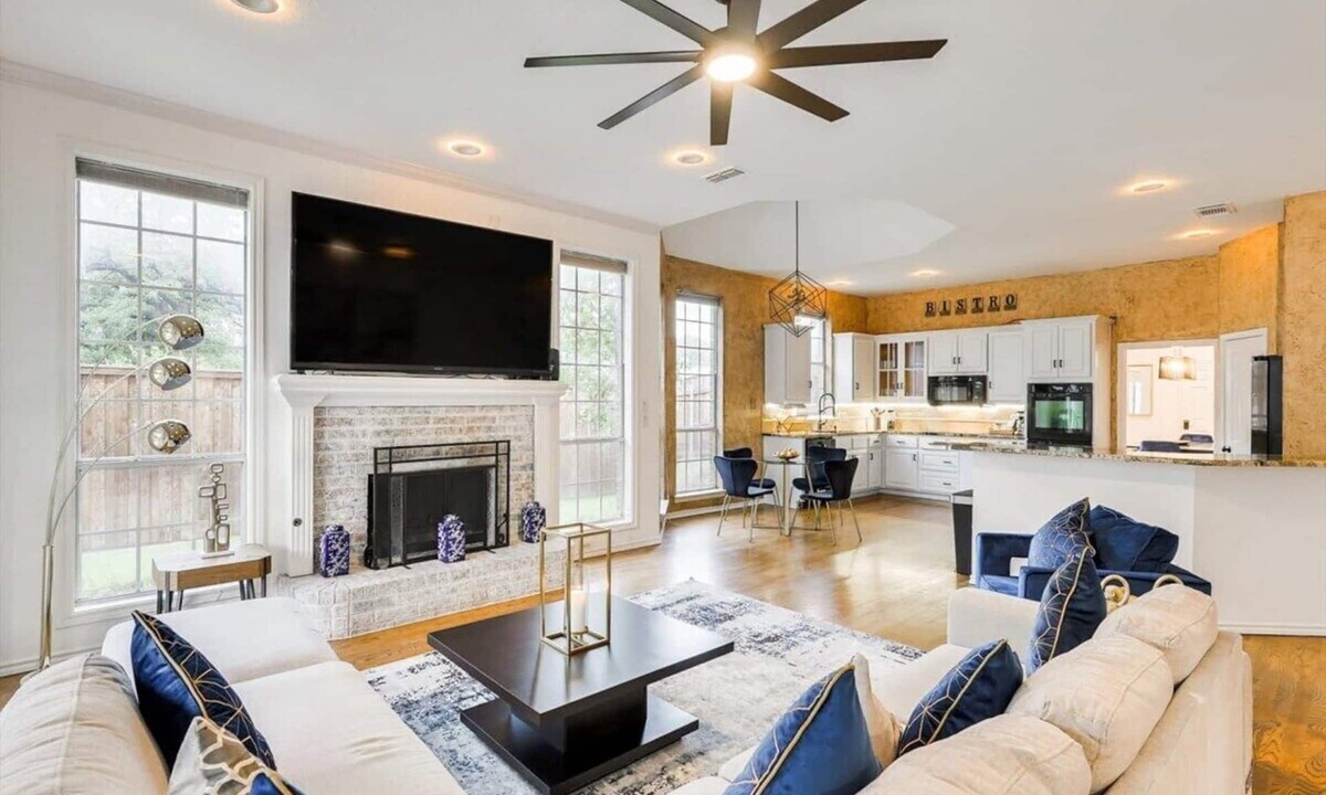 Irving Cottage | Impressive 5BR 3B Home With Pool, Game Room & Cinema Room